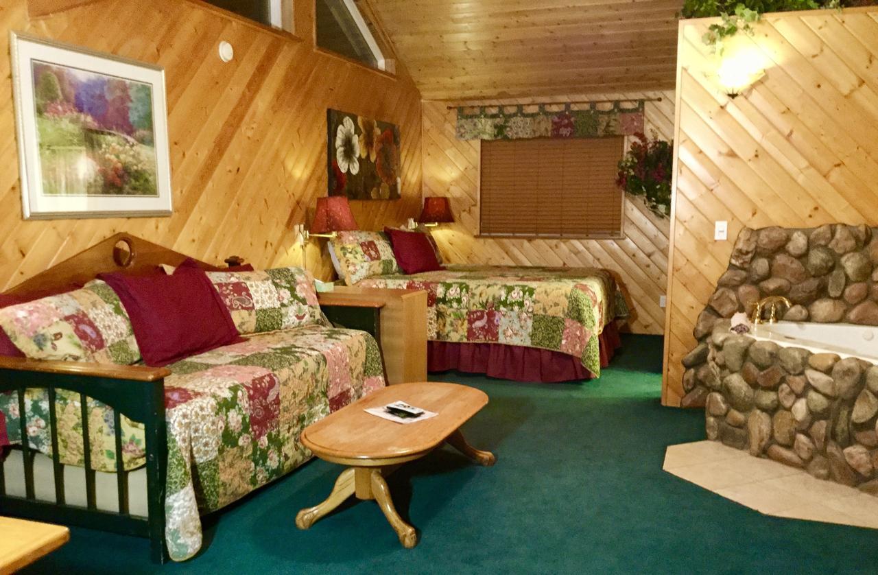 Giant Oaks Lodge Running Springs Екстериор снимка