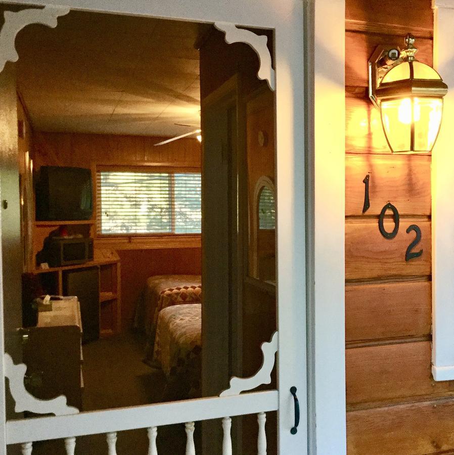 Giant Oaks Lodge Running Springs Екстериор снимка