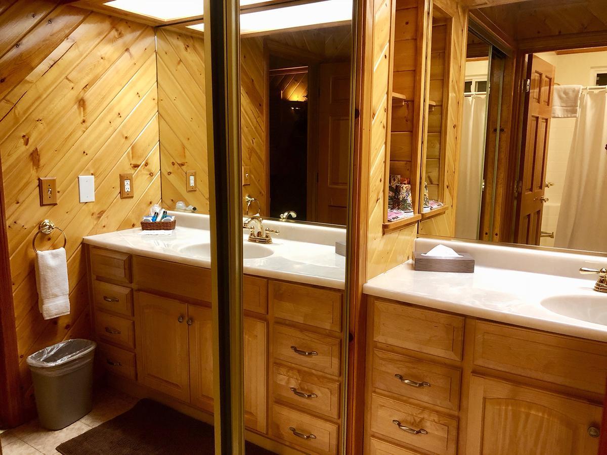 Giant Oaks Lodge Running Springs Екстериор снимка