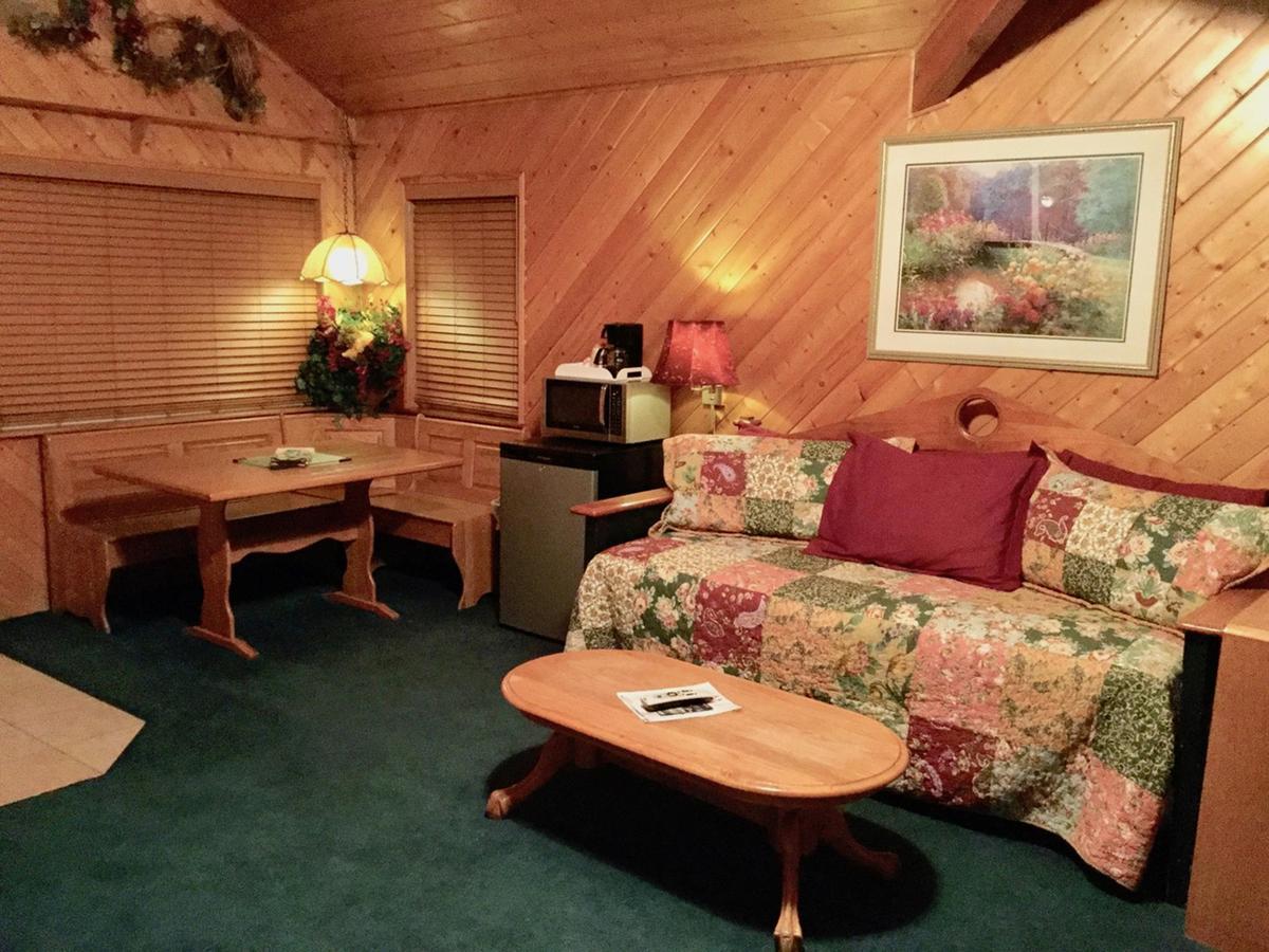 Giant Oaks Lodge Running Springs Екстериор снимка