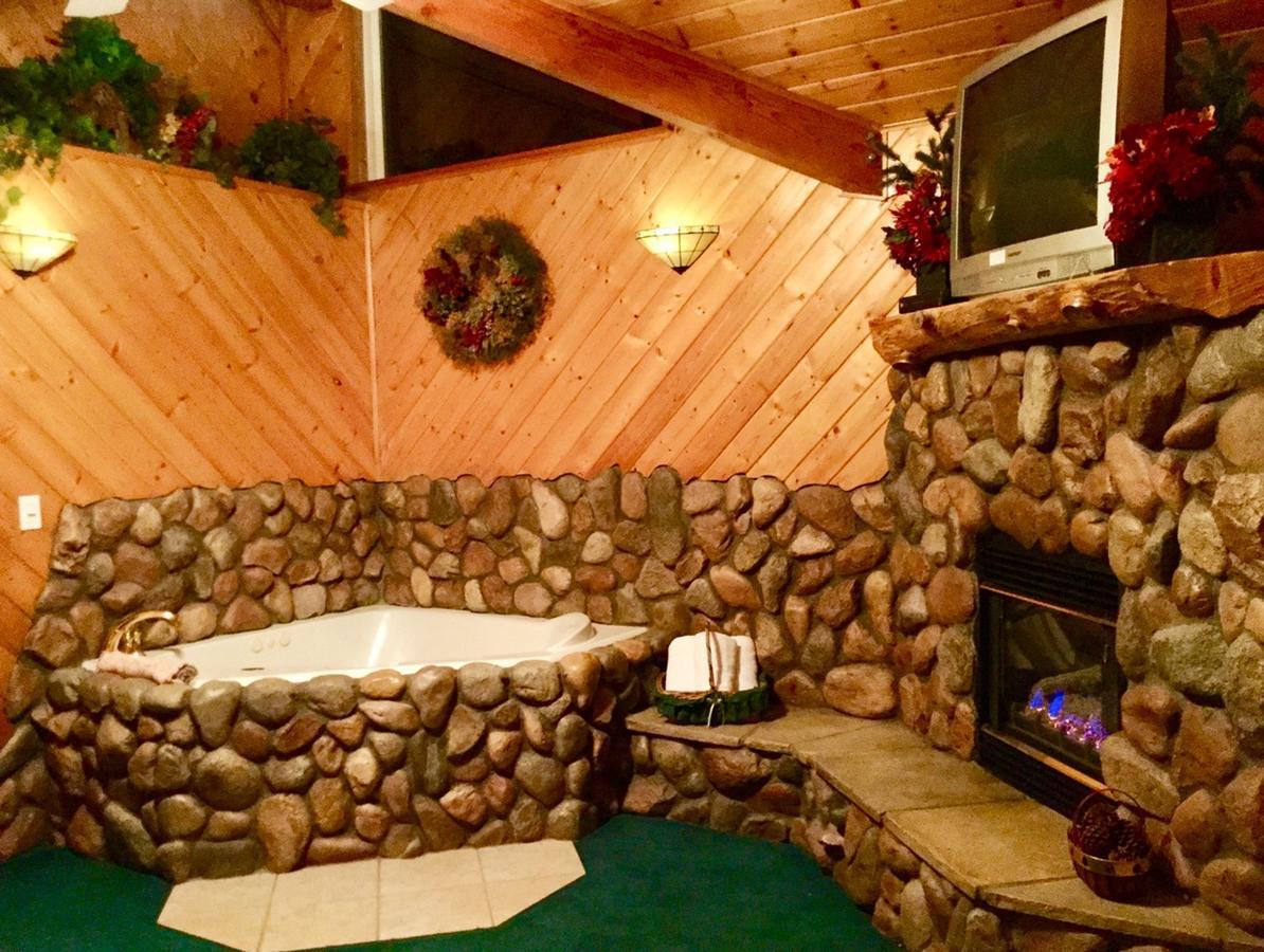 Giant Oaks Lodge Running Springs Екстериор снимка