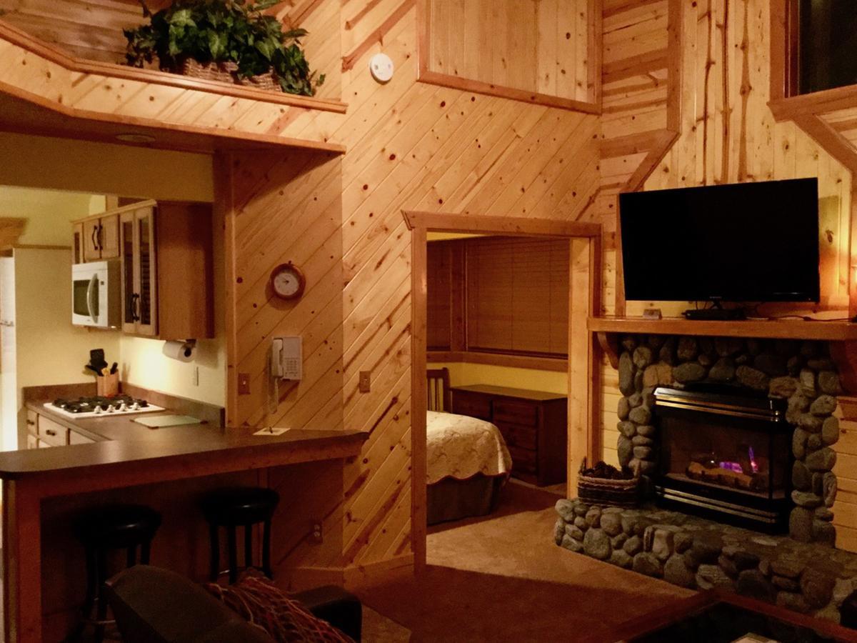 Giant Oaks Lodge Running Springs Екстериор снимка