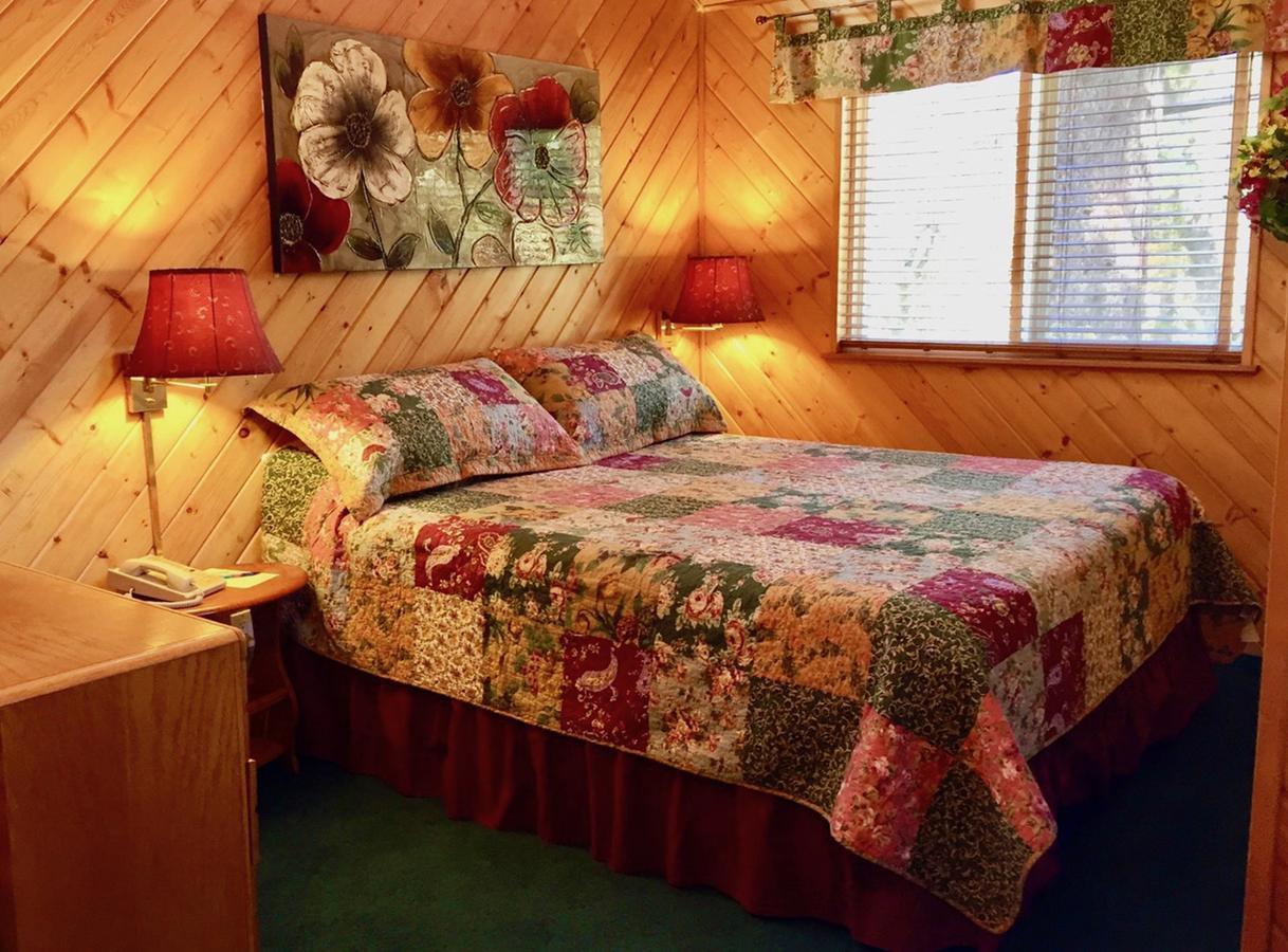 Giant Oaks Lodge Running Springs Екстериор снимка