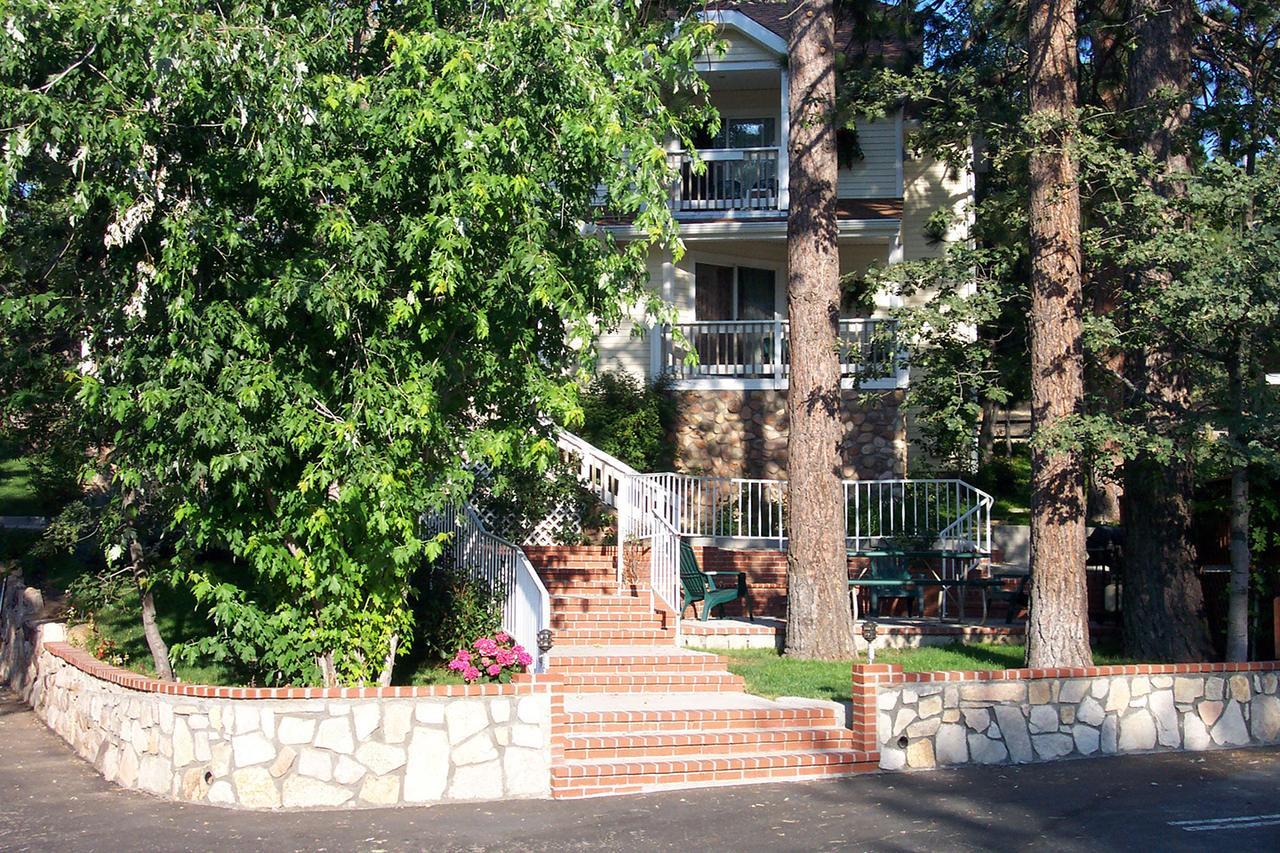 Giant Oaks Lodge Running Springs Екстериор снимка